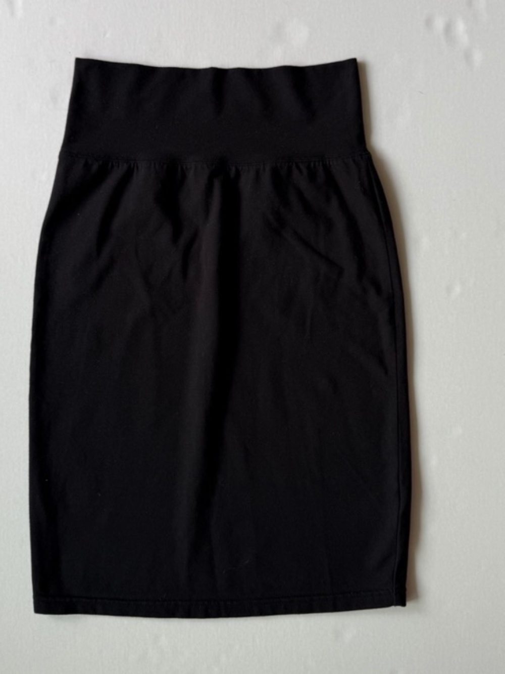 Wilfred Fitted Black Mini Skirt | Stretchy | Size M